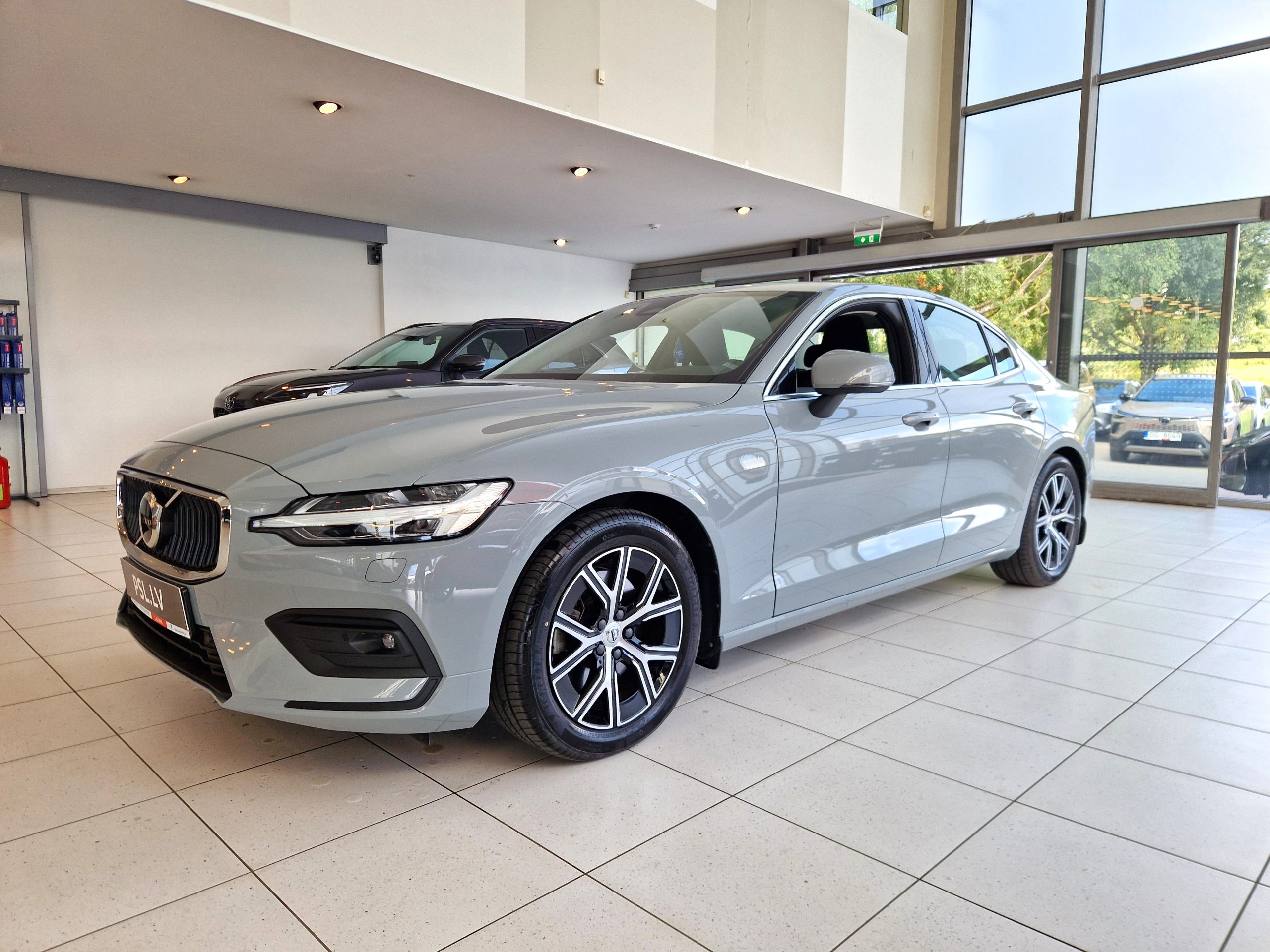 Read more about the article Volvo S60