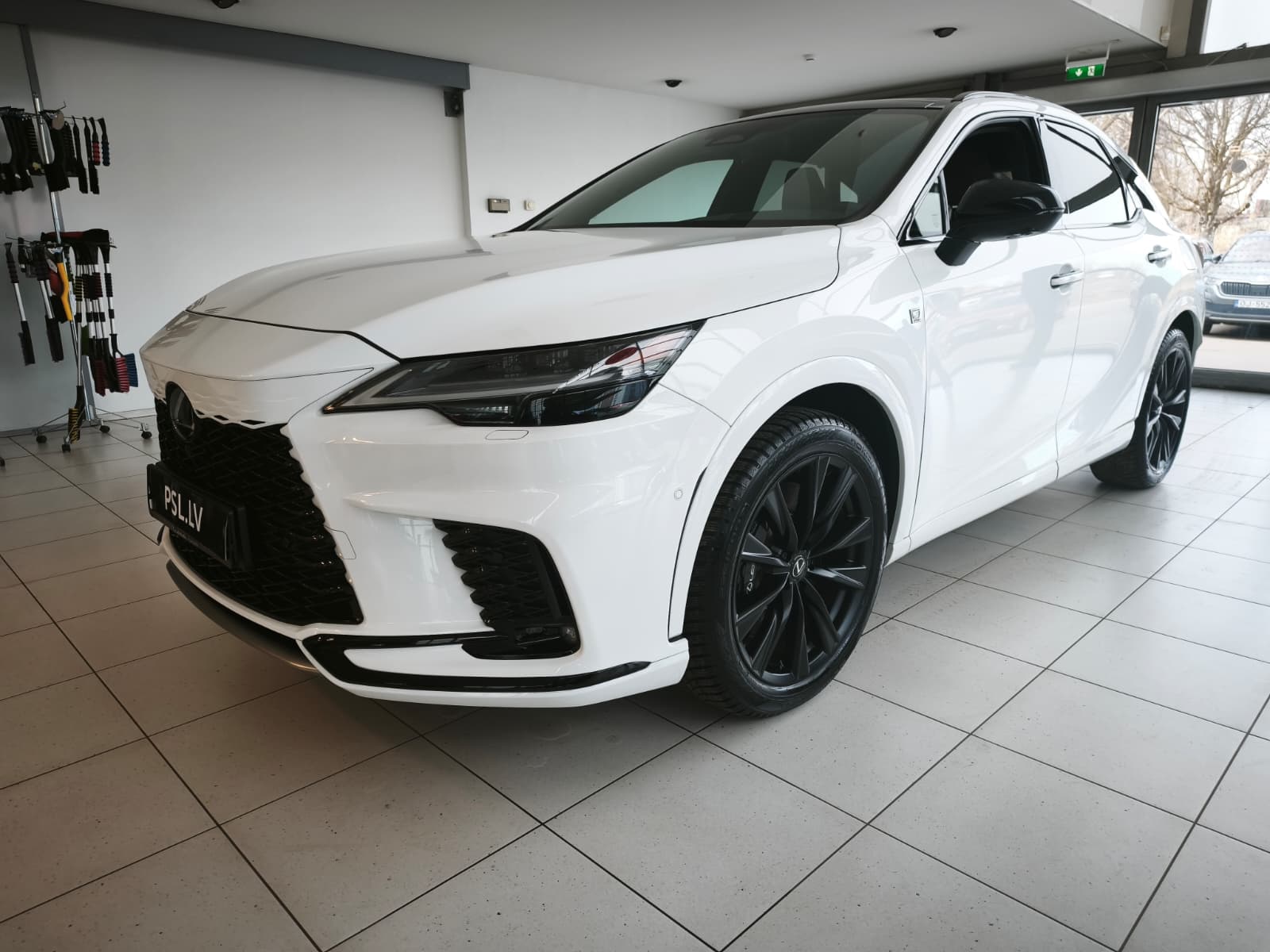 Read more about the article Lexus RX
