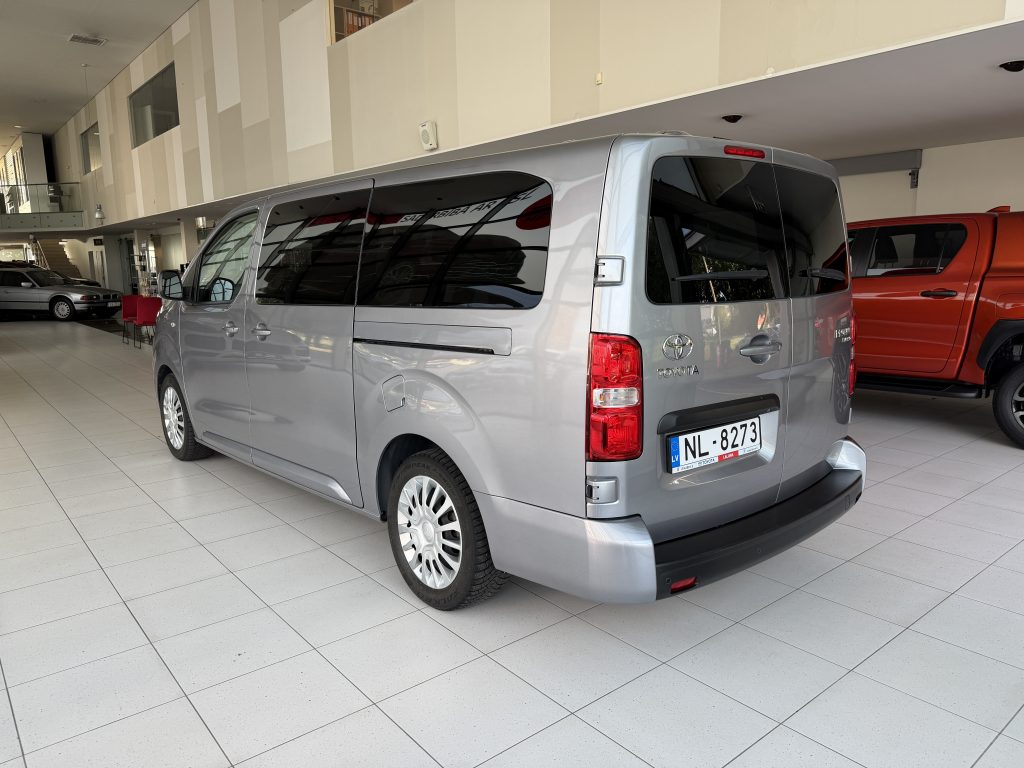 Toyota Proace Verso Shuttle