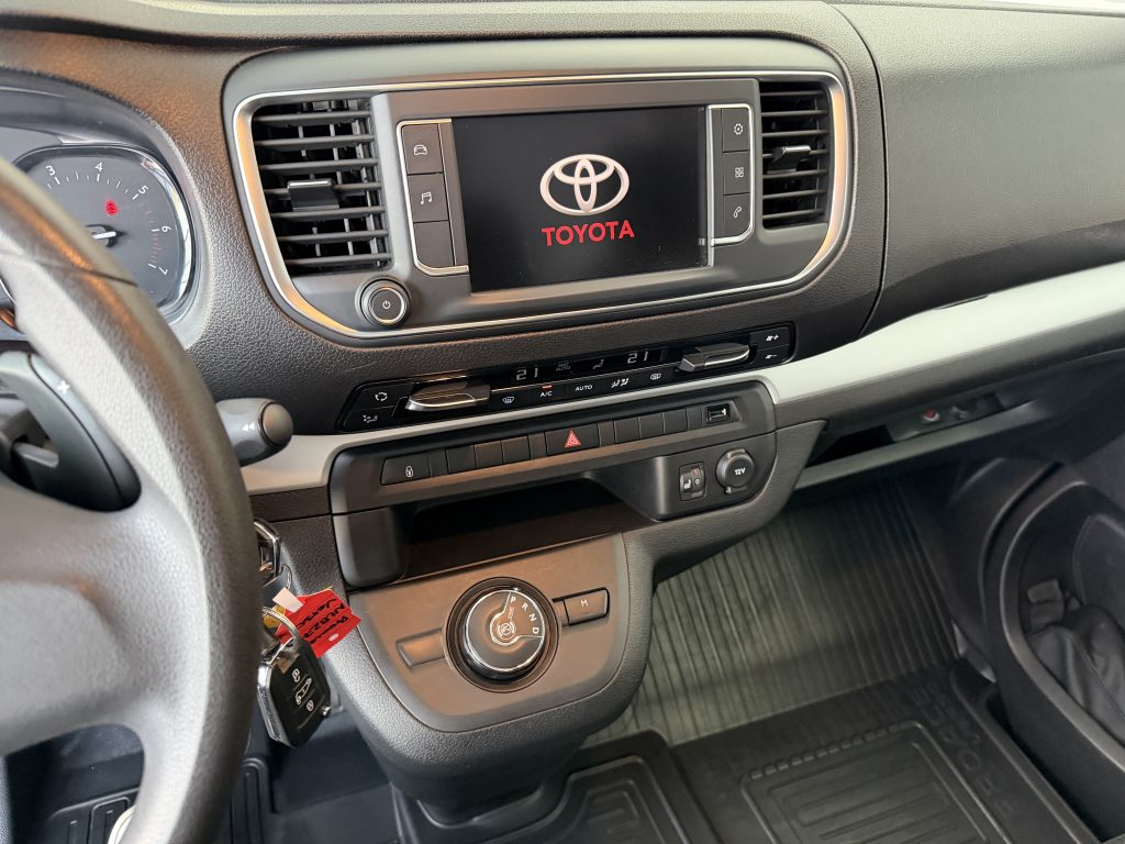 Toyota Proace Verso Shuttle