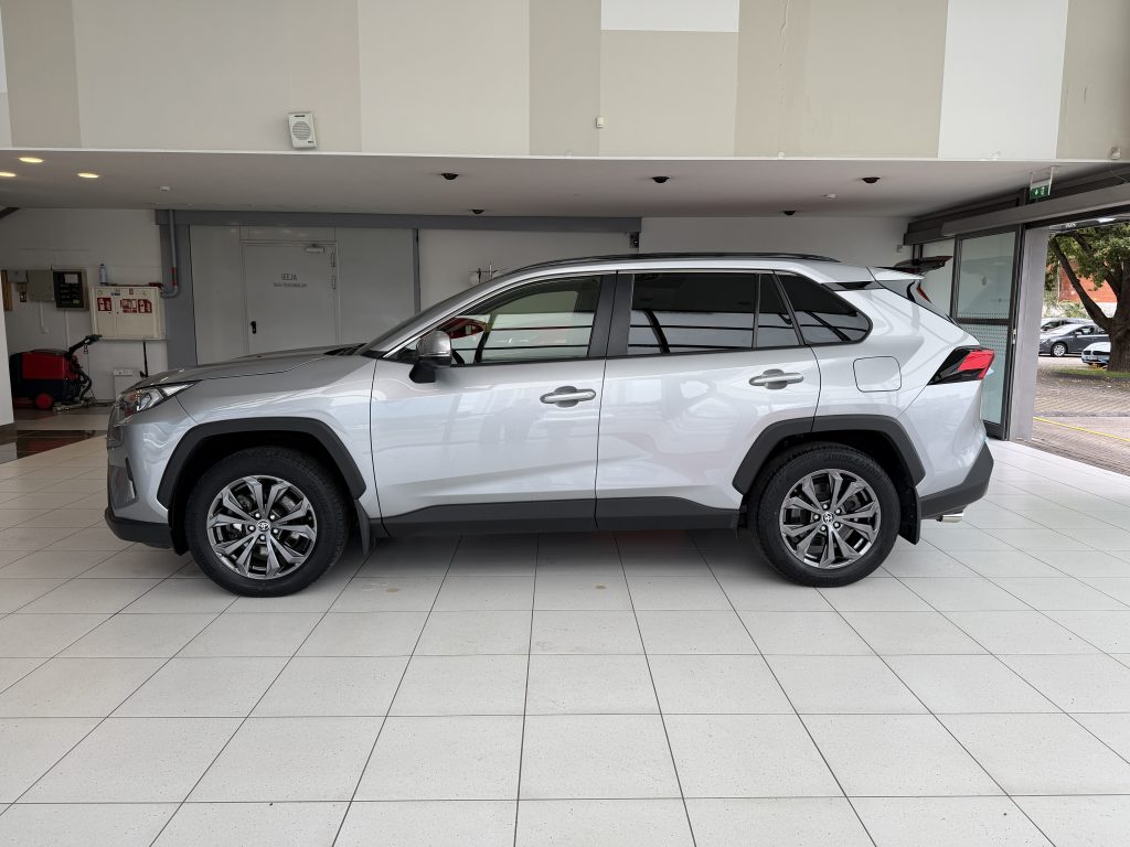 Toyota RAV4 Luxury Plus