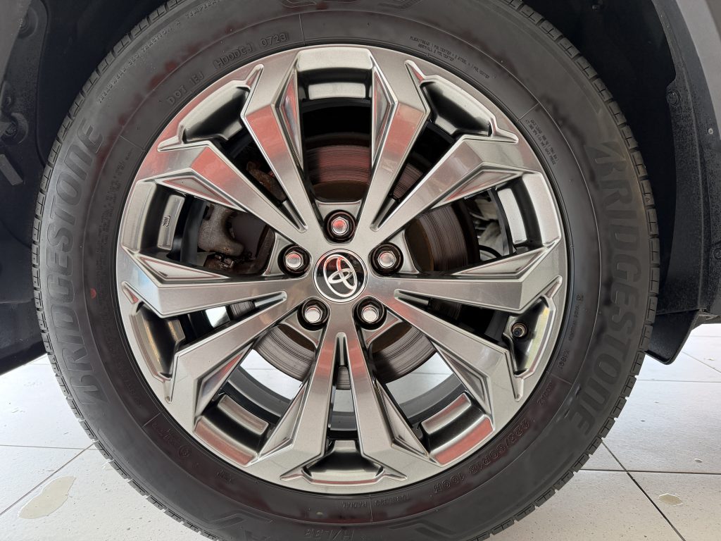 Toyota RAV4 Luxury Plus