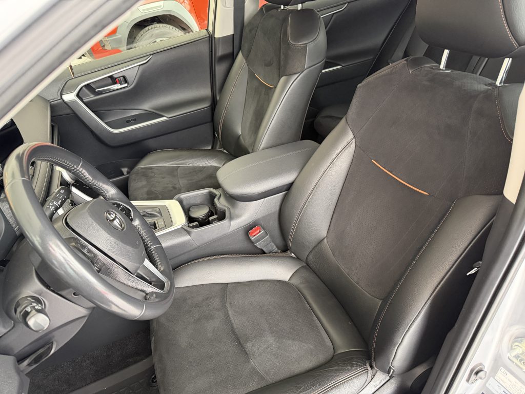 Toyota RAV4 Luxury Plus