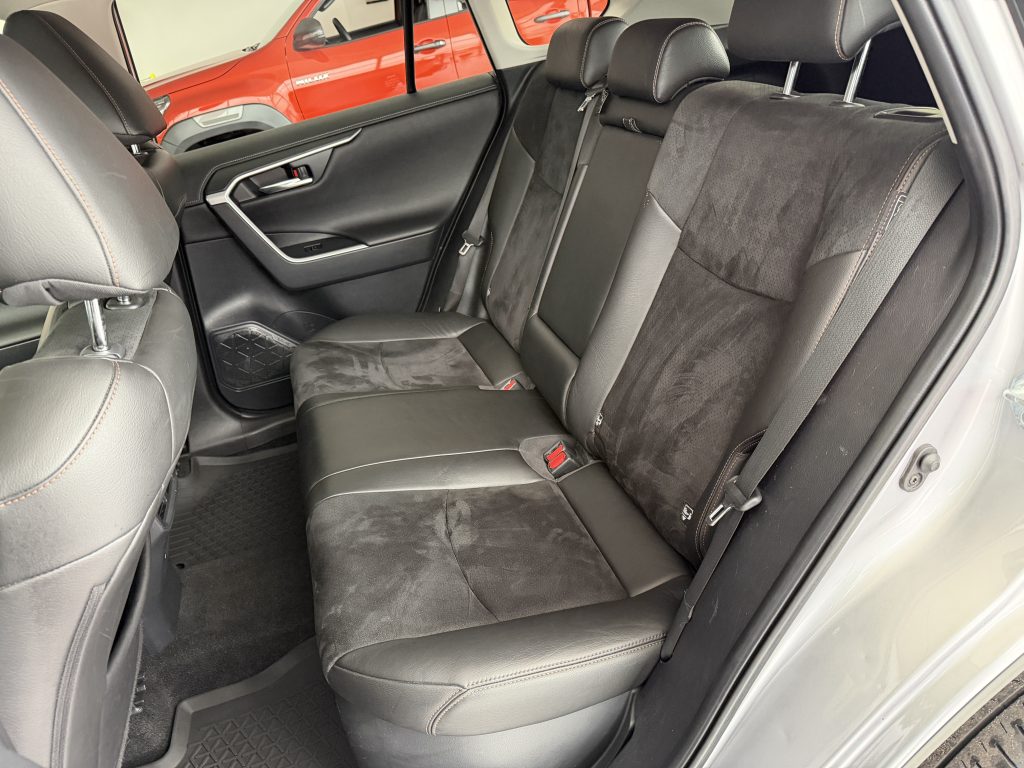 Toyota RAV4 Luxury Plus