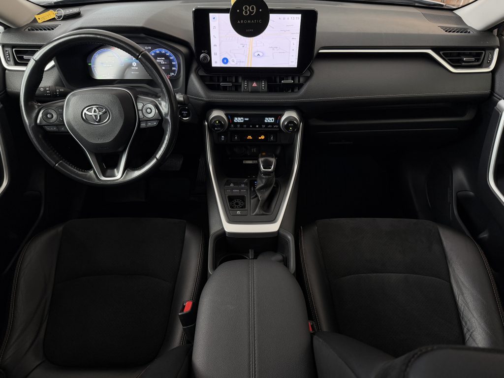 Toyota RAV4 Luxury Plus